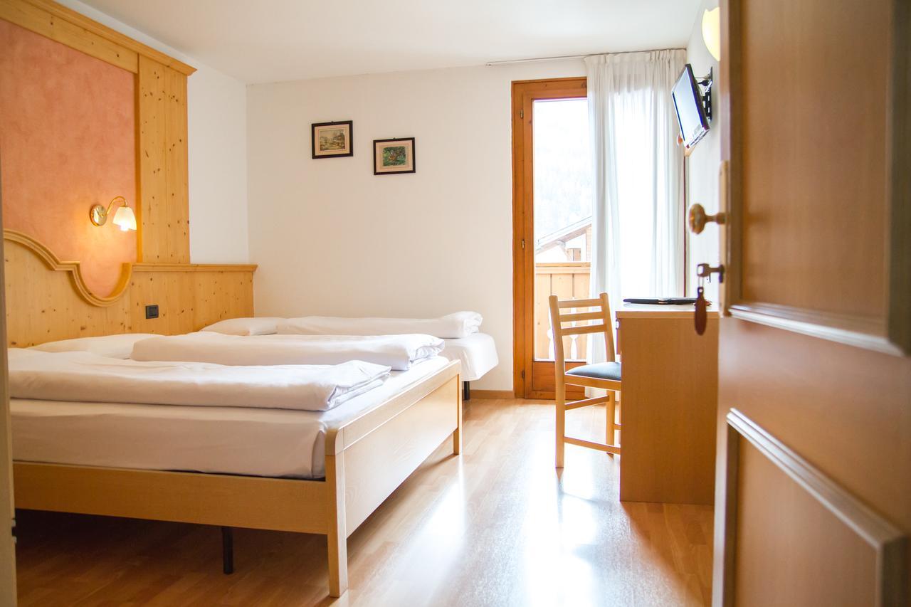 Ziano di Fiemme Hotel Genzianella מראה חיצוני תמונה
